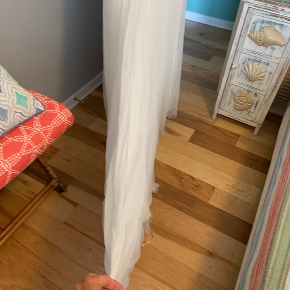 Wedding dress - Picture 10 of 14